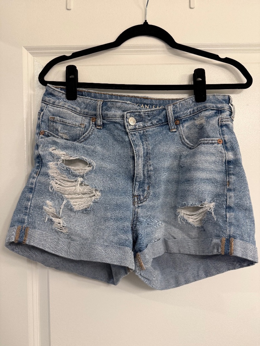 AE Mom Short